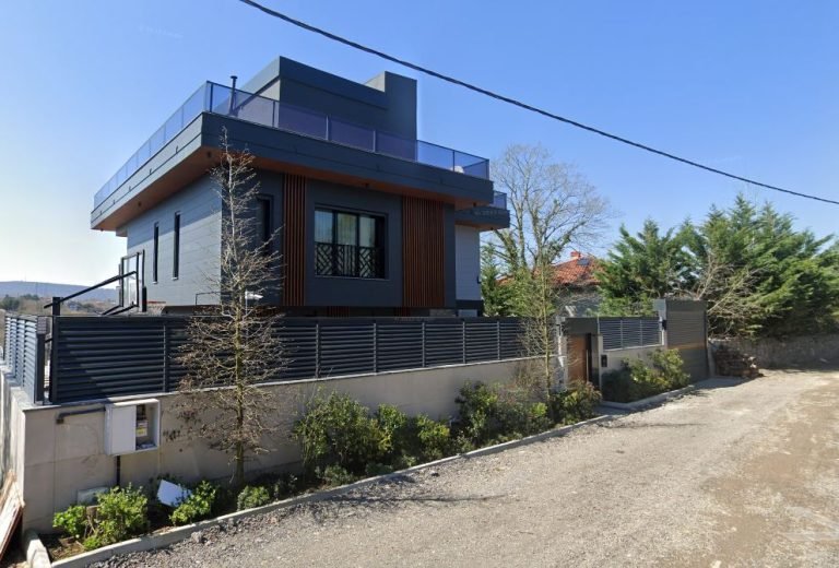 Lee más sobre el artículo Villa en Cumhur Sk, Reşadiye, Çekmeköy