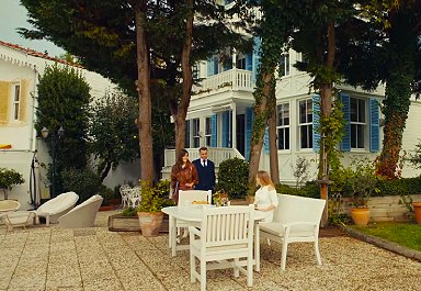 Casa reformada por Art Life