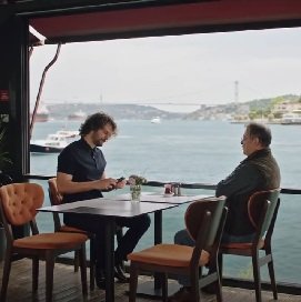 Memduh preocupado por la pareja