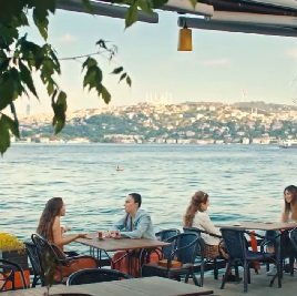 Efsun medita la oferta de su madre