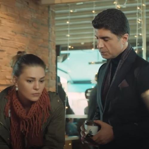 Primer encuentro entre Faruk y Süreyya