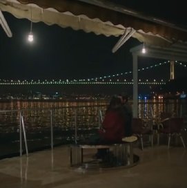 Selim y Derya cenan juntos