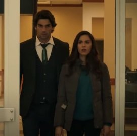 Derya interrogada por la muerte de su padrastro