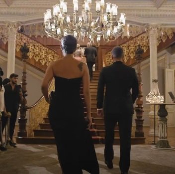 Bora y Karsu asisten a una gala