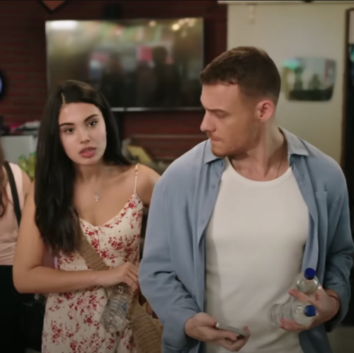 Primer encuentro entre Aras y  Aslı