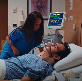 Öykü y Demir recuperándose en el hospital