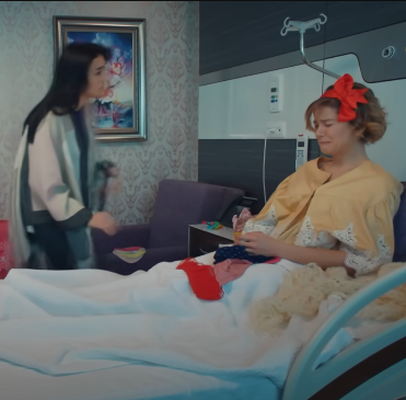 Hülya se pone de parto