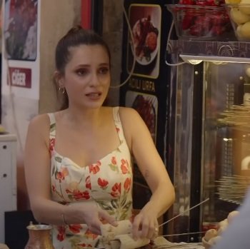 Irmak y Kivanç comoendo kebap