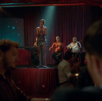 Local donde canta Asiye