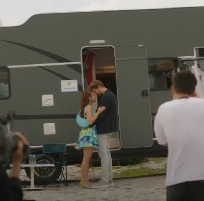 Demostrando su amor ante la prensa