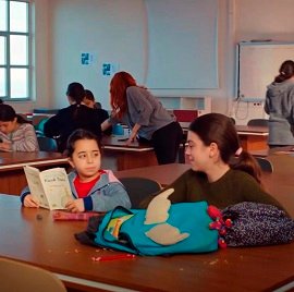 Öykü en el orfanato