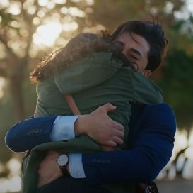 La despedida de Deniz y Yiğit