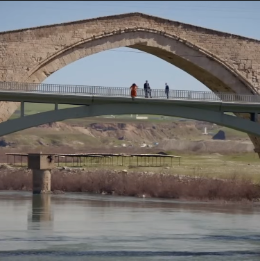 El puente de Reyyan y Miran