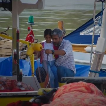 El puerto donde tiene el barco Tayfun .