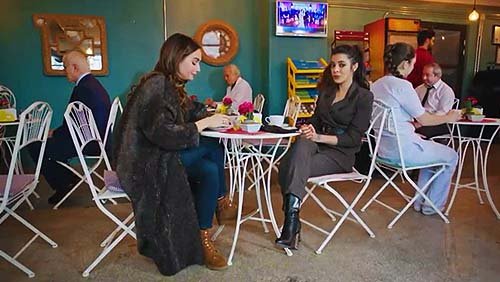 La charla de las nuevas amigas